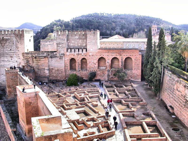 alhambra granada estancias