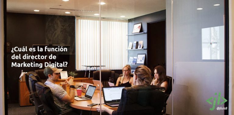 ¿Cuál es la función del director de marketing digital?